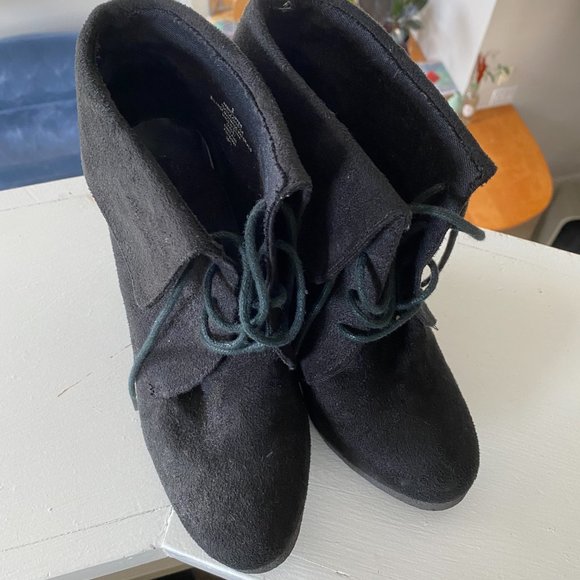 Mossimo Supply Co Wedge Booties Faux Black Suede 9 - Picture 10 of 13
